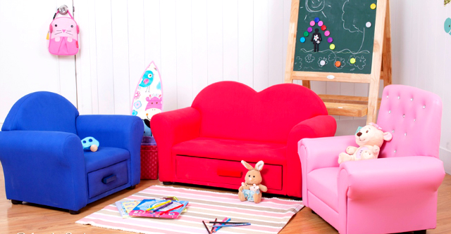 Màu sắc ghế sofa phòng ngủ trẻ em thường tươi, đậm và nổi bật