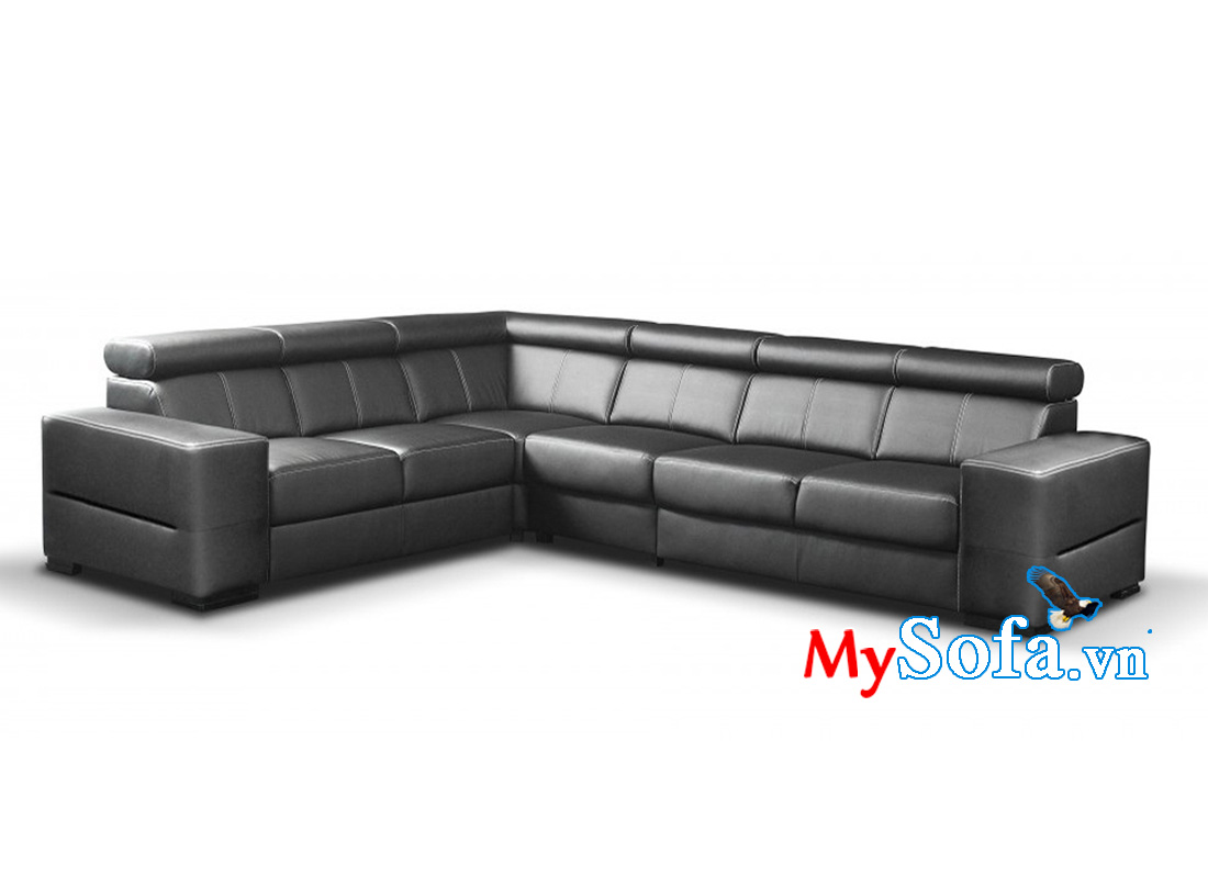 Phòng khách lớn kê sofa da màu đen