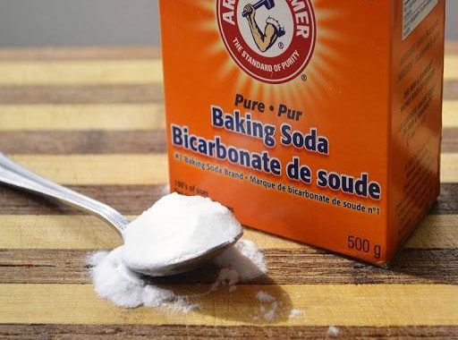 Hình ảnh bột baking soda vệ sinh ghế sofa hiệu quả