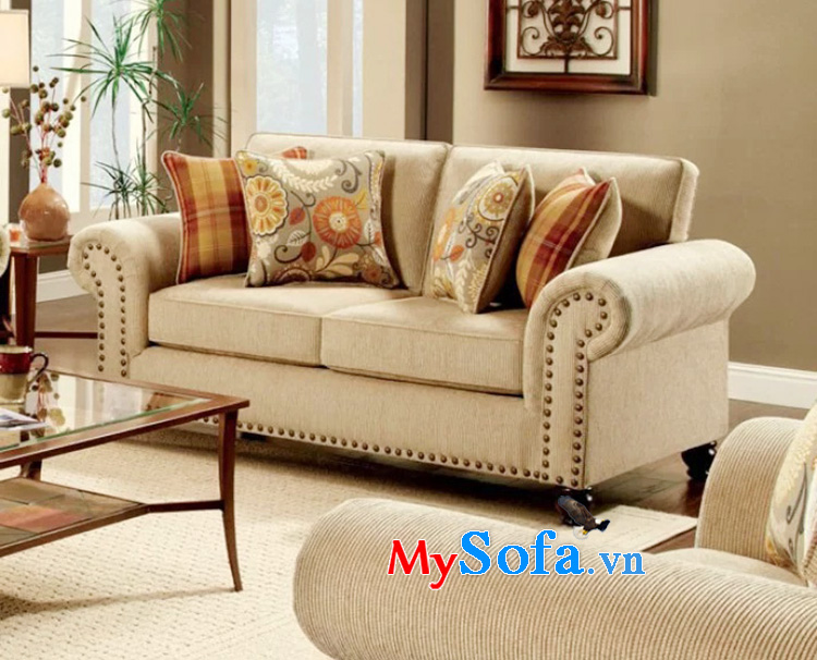 hinh anh ghe sofa vang tan co dien 2 cho cho phong khach nho