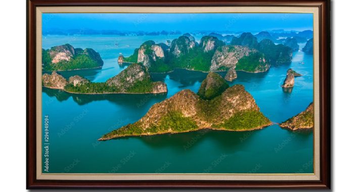 Tranh treo tường Vịnh Hạ Long đẹp với hình ảnh dãy đảo nổi trên mặt nước biển